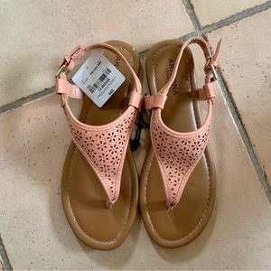 NWT Arizona Jean Company size 7.5 sandals